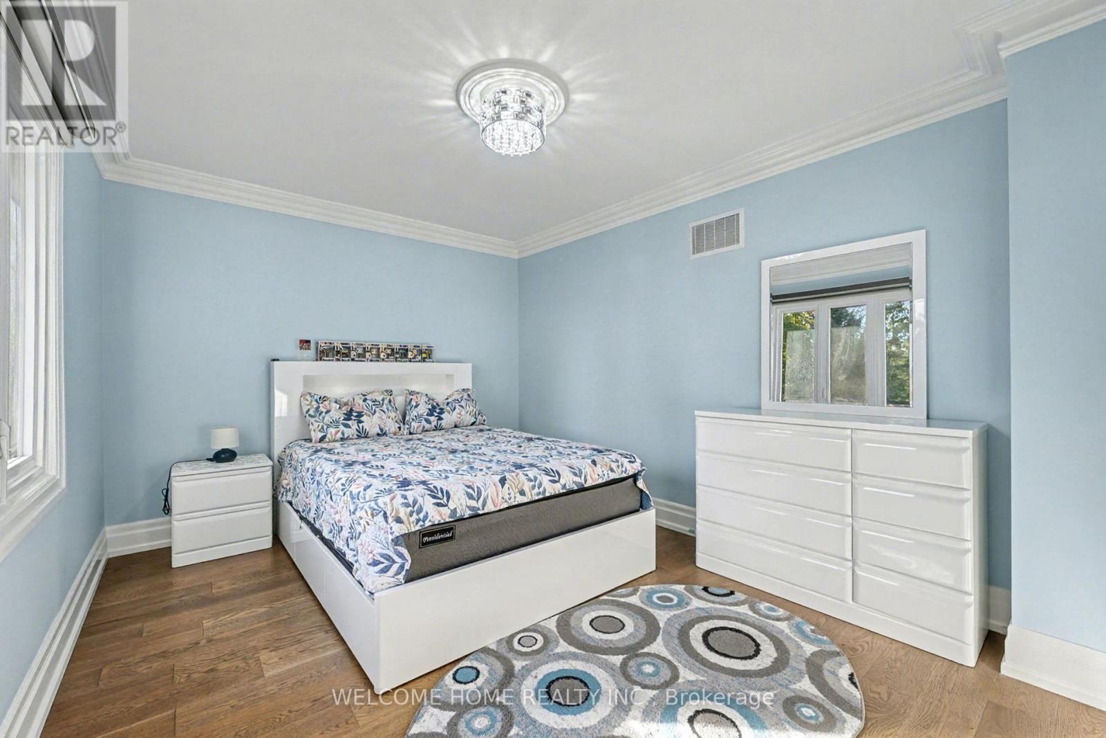32 Colton Crescent S, Vaughan, ON - Indoor Photo Showing Bedroom