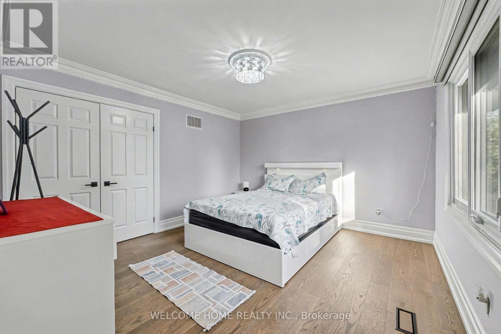 32 Colton Crescent S, Vaughan, ON - Indoor Photo Showing Bedroom