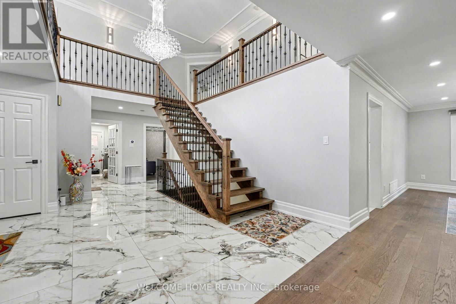 32 Colton Crescent S, Vaughan, ON - Indoor Photo Showing Other Room