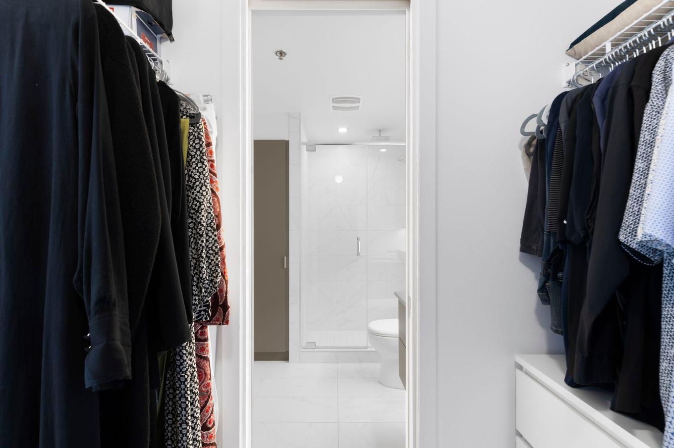 Walk-in closet - 1515-700 Rue St-Paul O., Montréal (Ville-Marie), QC - Indoor