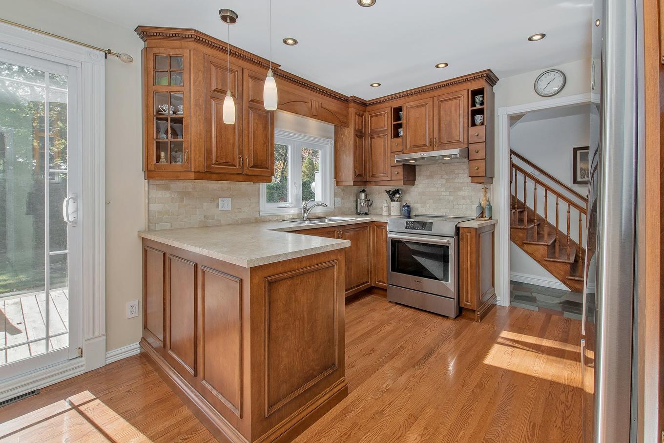Kitchen - 668 Rue Léveillé, Sainte-Thérèse, QC - Indoor Photo Showing Kitchen With Double Sink
