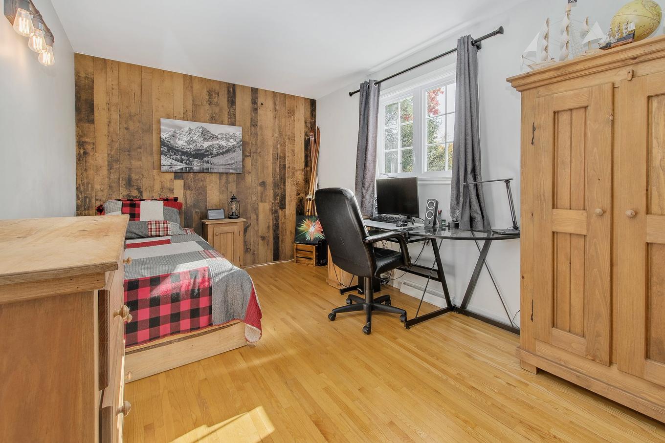 Bedroom - 668 Rue Léveillé, Sainte-Thérèse, QC - Indoor Photo Showing Office