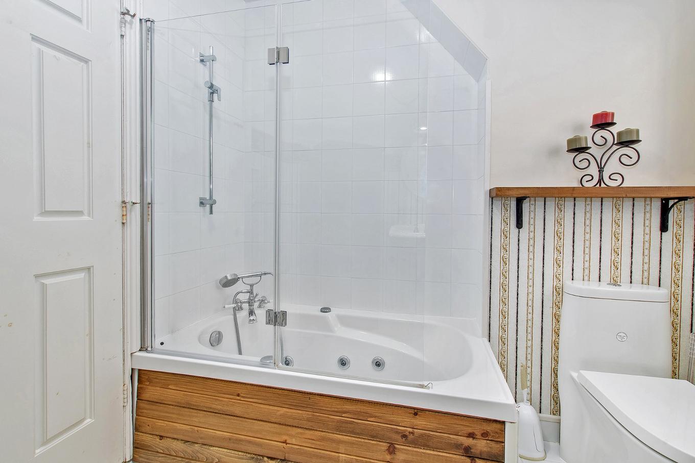 Bathroom - 668 Rue Léveillé, Sainte-Thérèse, QC - Indoor Photo Showing Bathroom