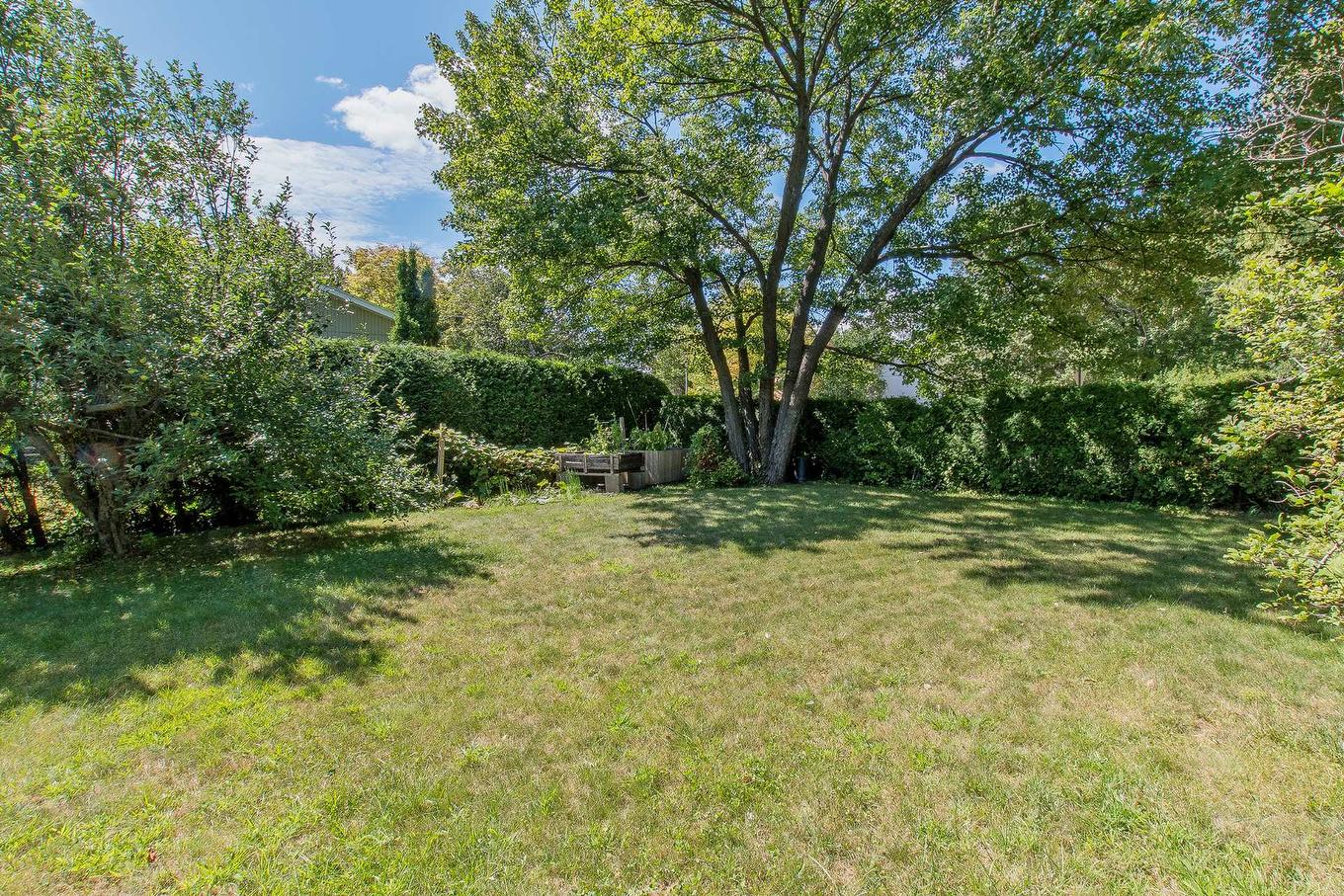 Backyard - 668 Rue Léveillé, Sainte-Thérèse, QC - Outdoor