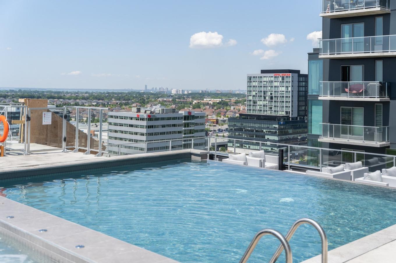 Pool - 1612-60 Rue De L'Éclipse, Brossard, QC - Outdoor With In Ground Pool With View