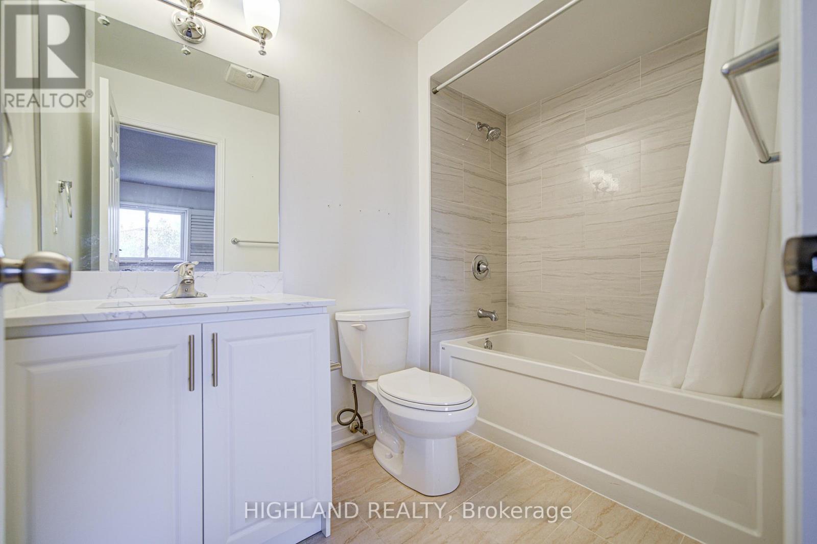 671 Dinsmore Court, Mississauga, ON - Indoor Photo Showing Bathroom