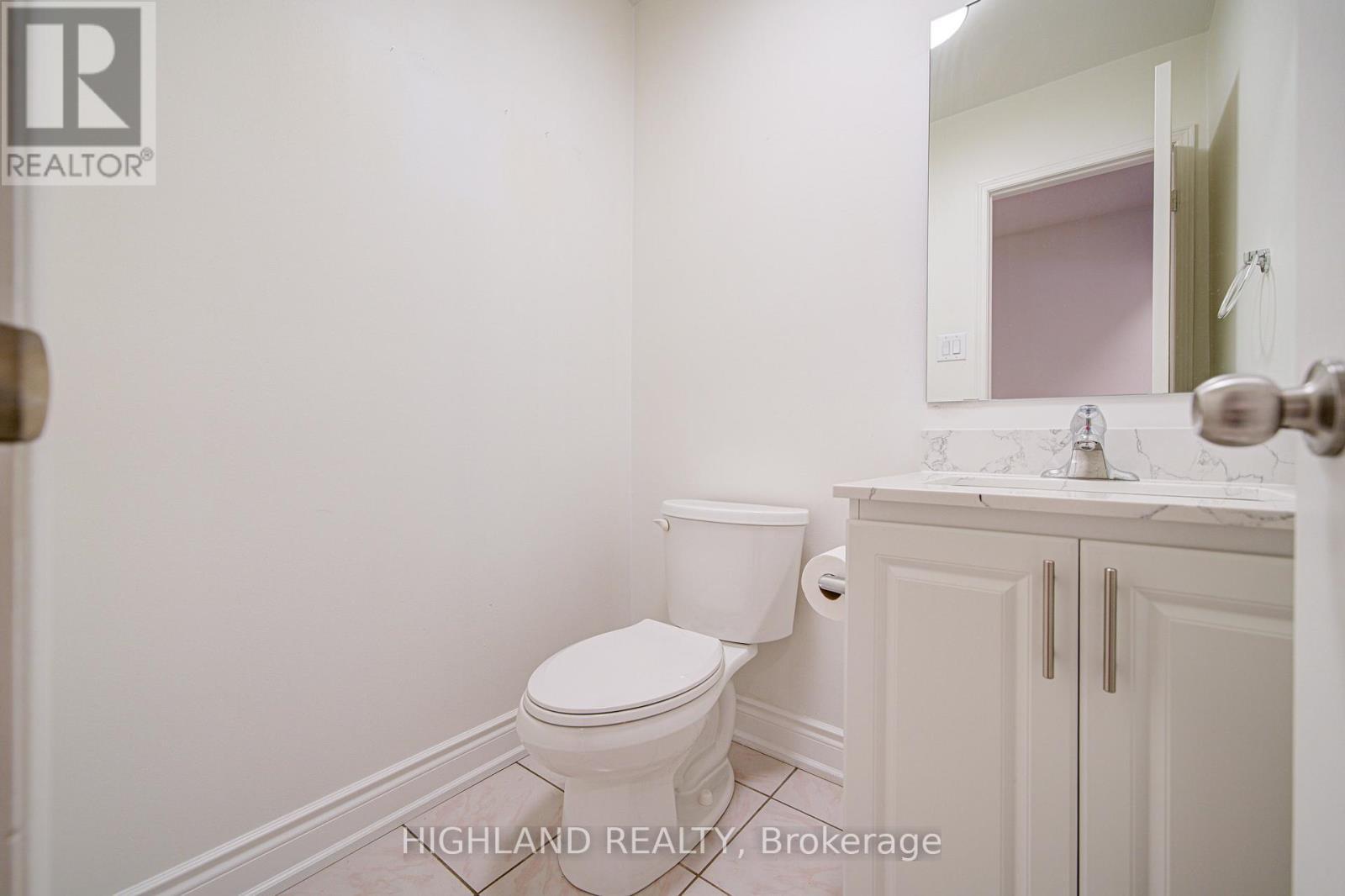 671 Dinsmore Court, Mississauga, ON - Indoor Photo Showing Bathroom