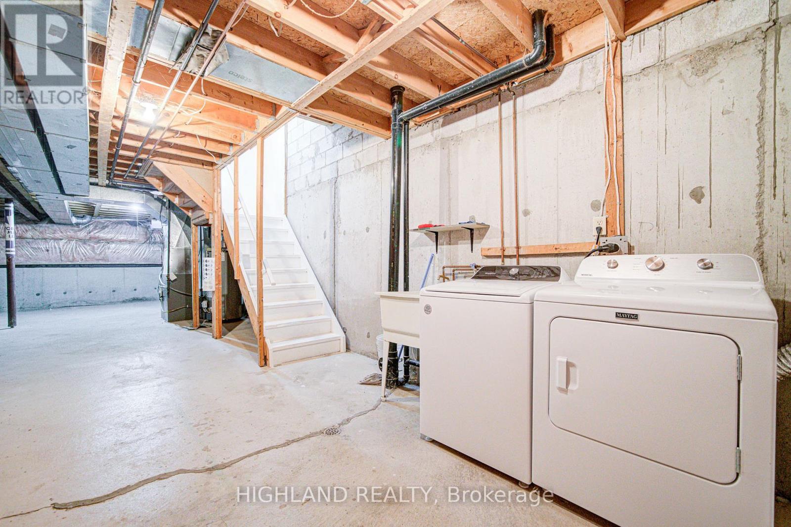 671 Dinsmore Court, Mississauga, ON - Indoor Photo Showing Laundry Room