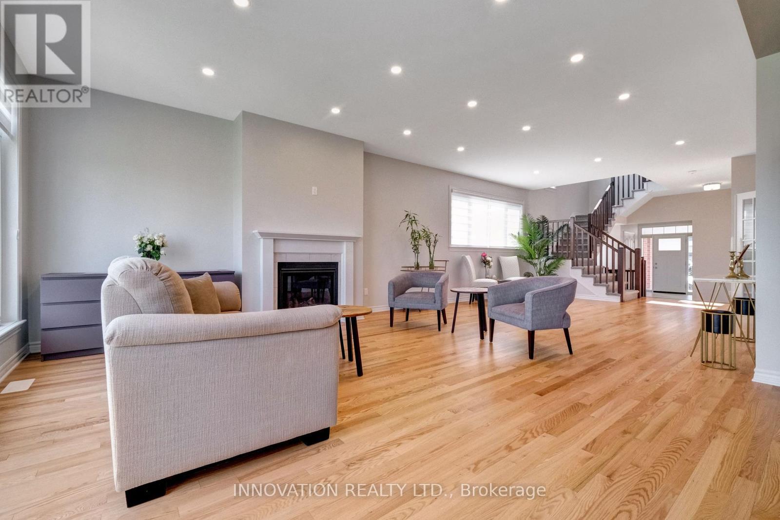868 Snowdrop Crescent, Ottawa, ON - Indoor Photo Showing Living Room With Fireplace