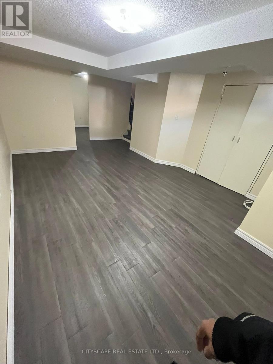 27 Frost King Lane, Toronto, ON - Indoor Photo Showing Other Room