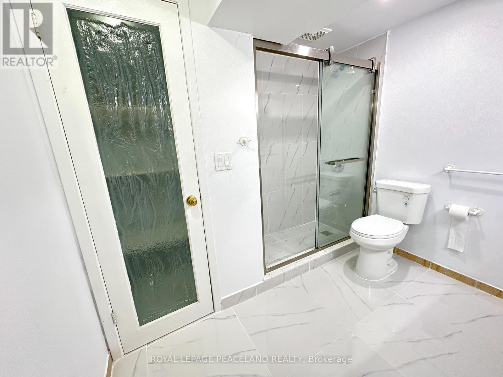 423 Osiris Drive, Richmond Hill, ON - Indoor Photo Showing Bathroom