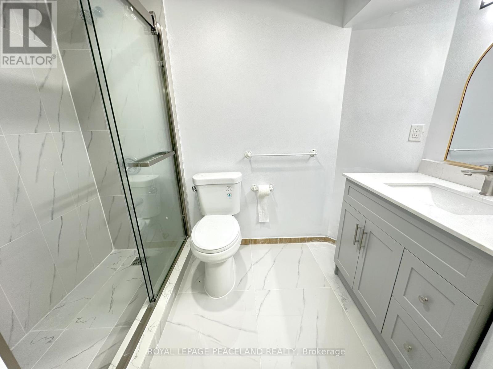 423 Osiris Drive, Richmond Hill, ON - Indoor Photo Showing Bathroom