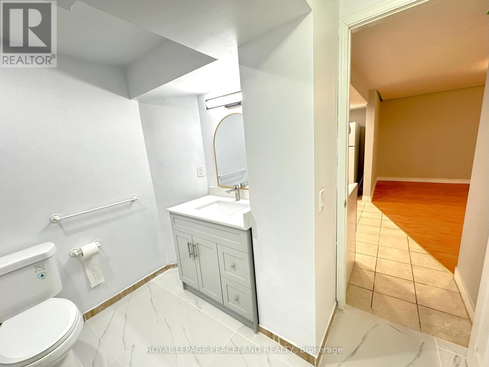 423 Osiris Drive, Richmond Hill, ON - Indoor Photo Showing Bathroom