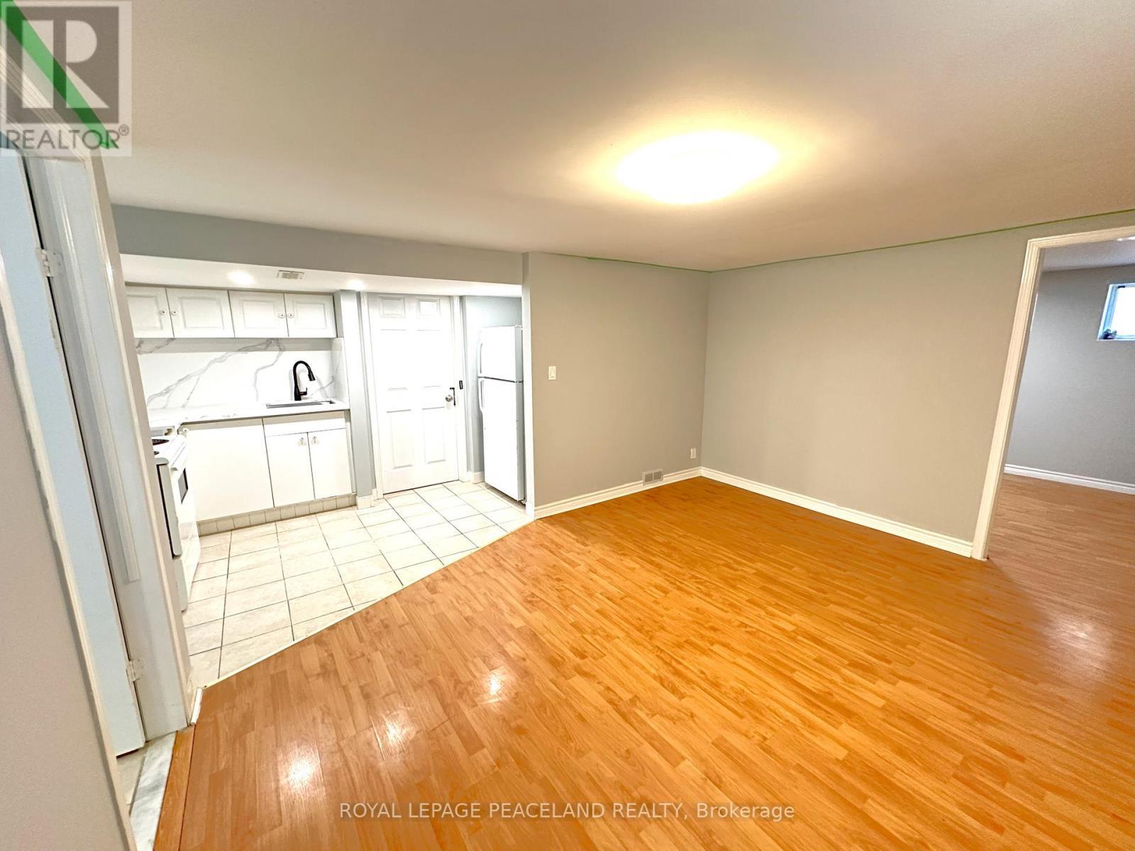 423 Osiris Drive, Richmond Hill, ON - Indoor Photo Showing Other Room