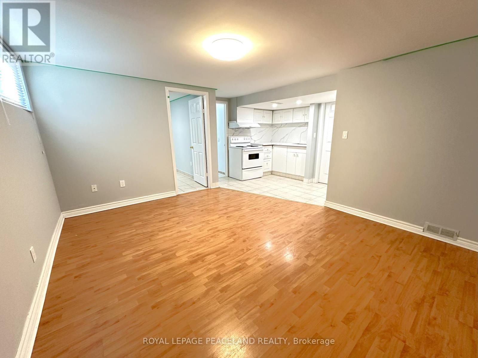 423 Osiris Drive, Richmond Hill, ON - Indoor Photo Showing Other Room