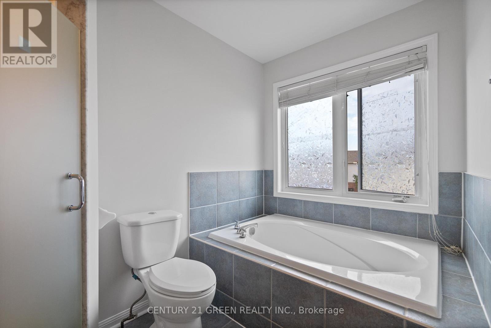 9 Mortimer Drive, Brampton, ON - Indoor Photo Showing Bathroom