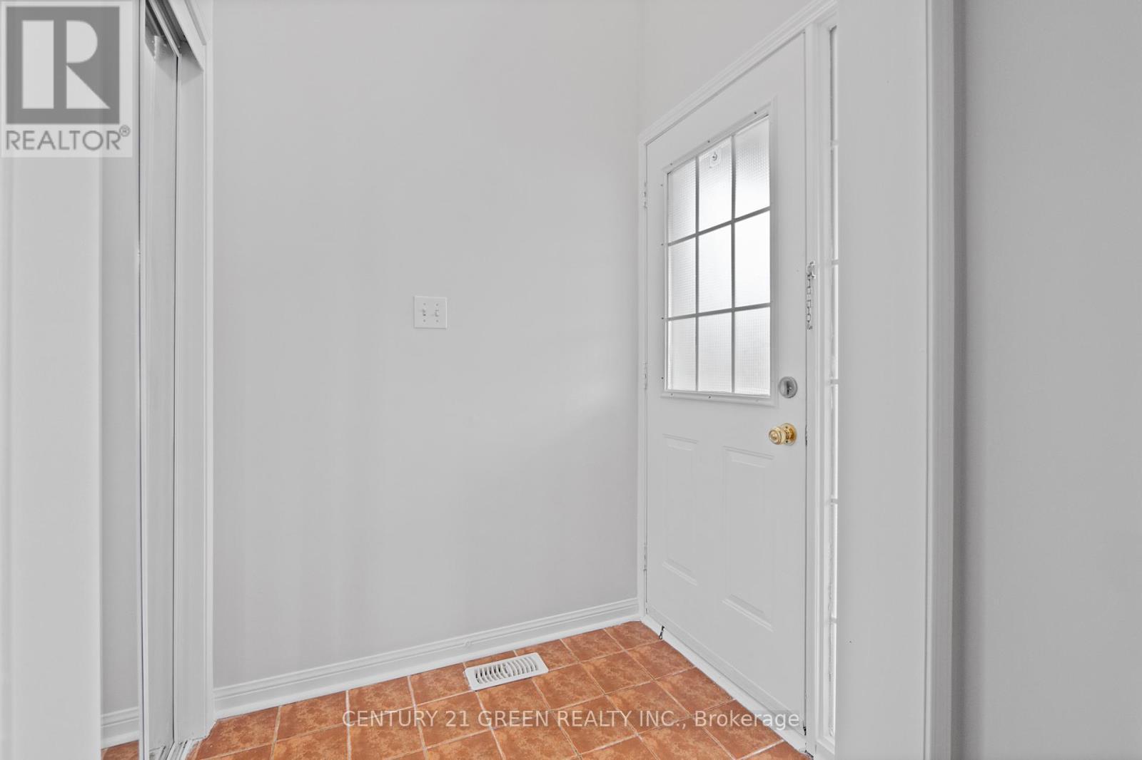 9 Mortimer Drive, Brampton, ON - Indoor Photo Showing Other Room