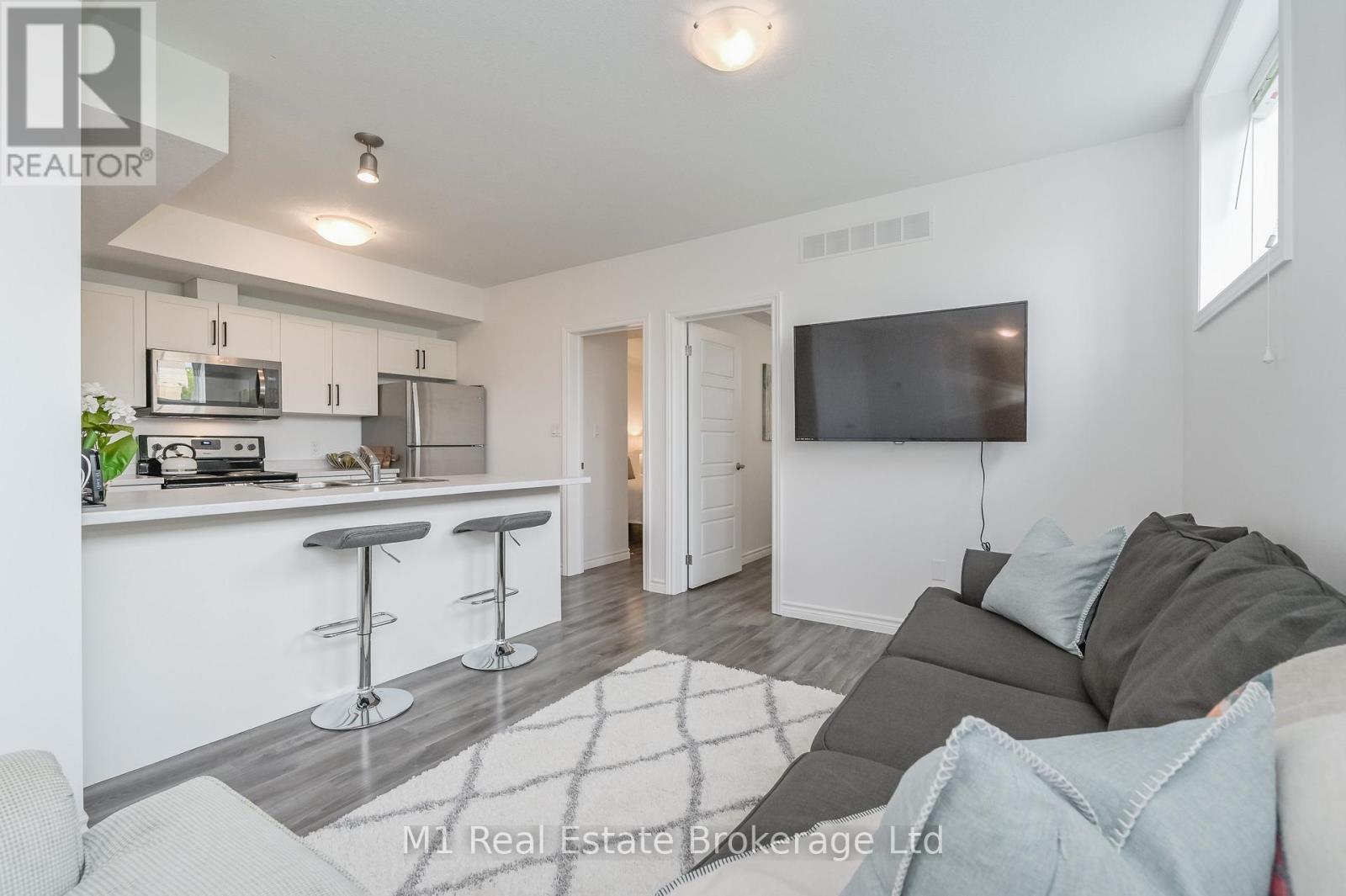 Lower Unit - 898D Gzowski Street, Centre Wellington (Fergus), ON - Indoor