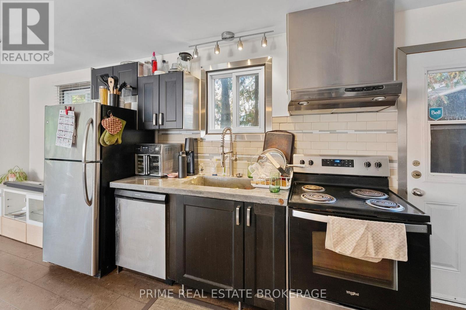583 Maitland Street, London East (East F), ON - Indoor Photo Showing Kitchen