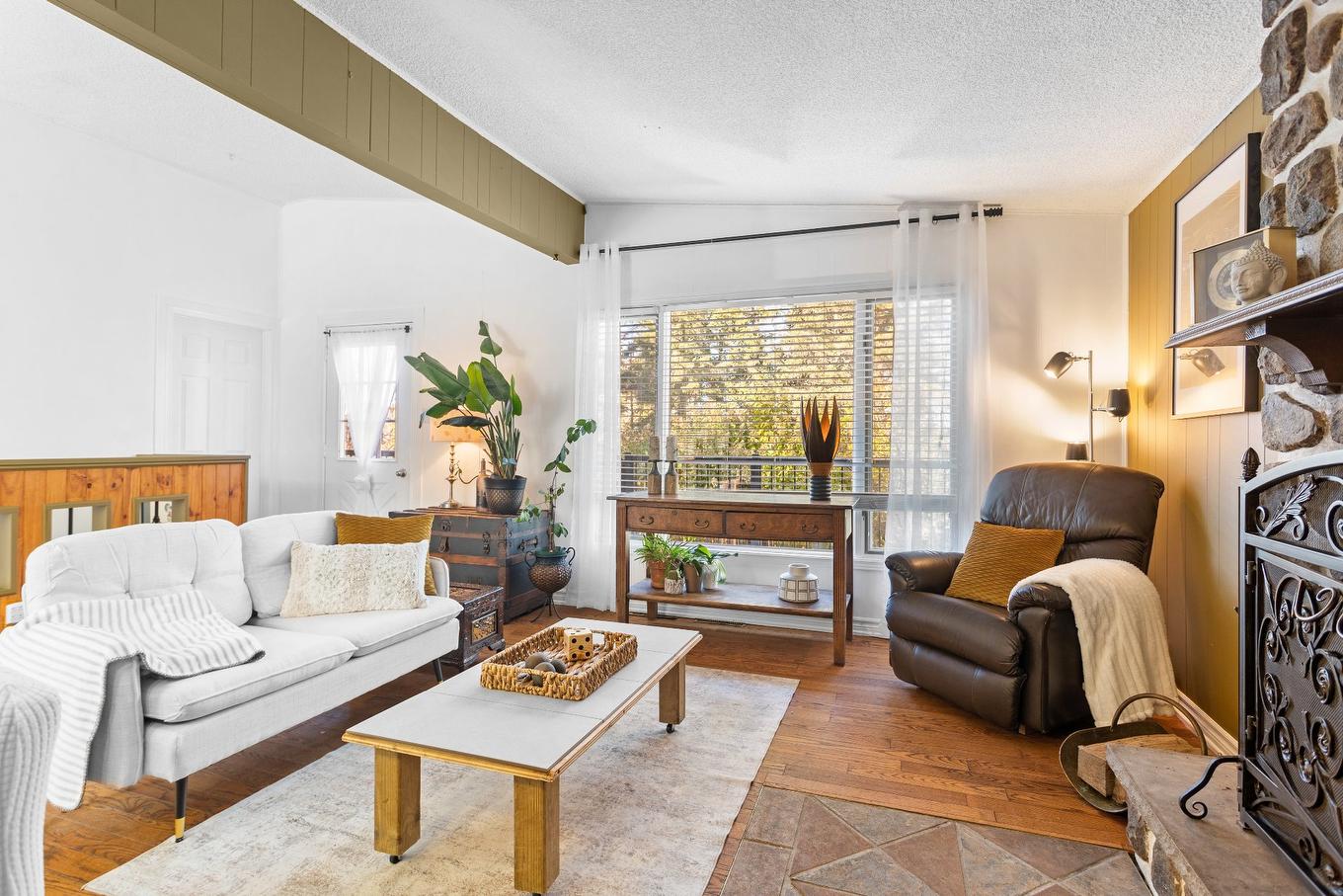 Living room - 344 Rue Des Hêtres, Val-Morin, QC - Indoor Photo Showing Living Room