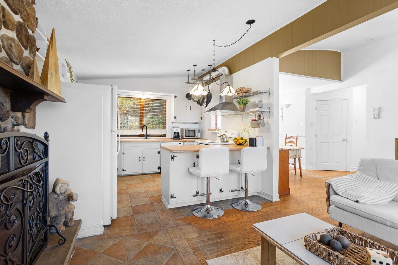 Kitchen - 344 Rue Des Hêtres, Val-Morin, QC - Indoor