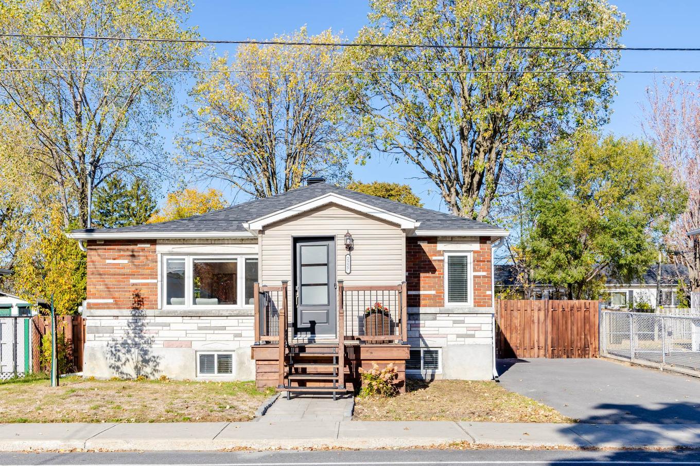 Frontage - 2227 Rue La Salle, Longueuil (Le Vieux-Longueuil), QC - Outdoor