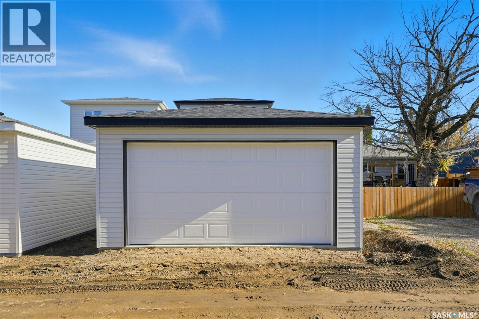 1914 Herman Avenue, Saskatoon, SK - Outdoor