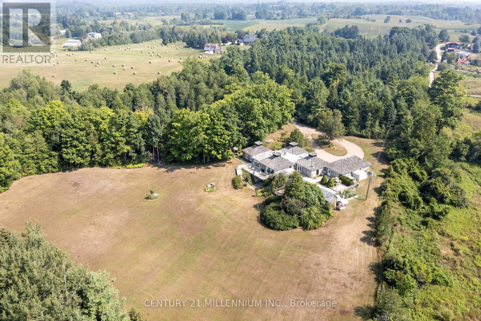 Property also features a small barn - 5136 Fifth Line, Erin, ON - Outdoor With View