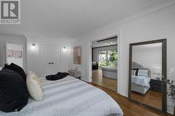 Hardwood cloring with walkin closet -