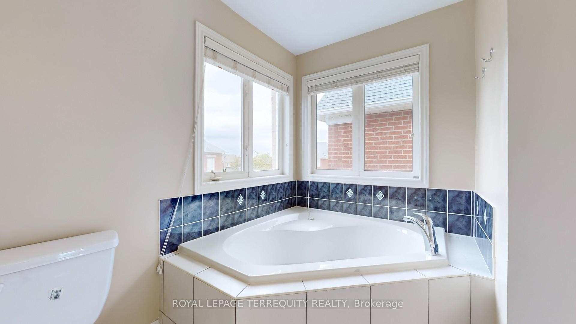 69 Vine Cliff Boulevard, Markham, ON - Indoor Photo Showing Bathroom