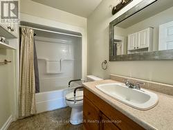 4 pc bath with built-in tub surround. -