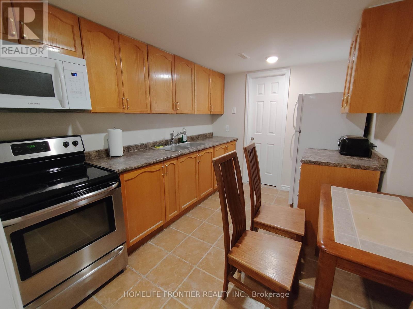 59 Dowswell Drive, Toronto, ON - Indoor Photo Showing Kitchen