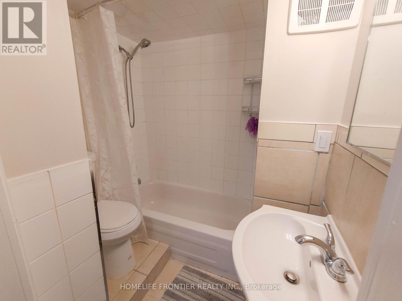 59 Dowswell Drive, Toronto, ON - Indoor Photo Showing Bathroom