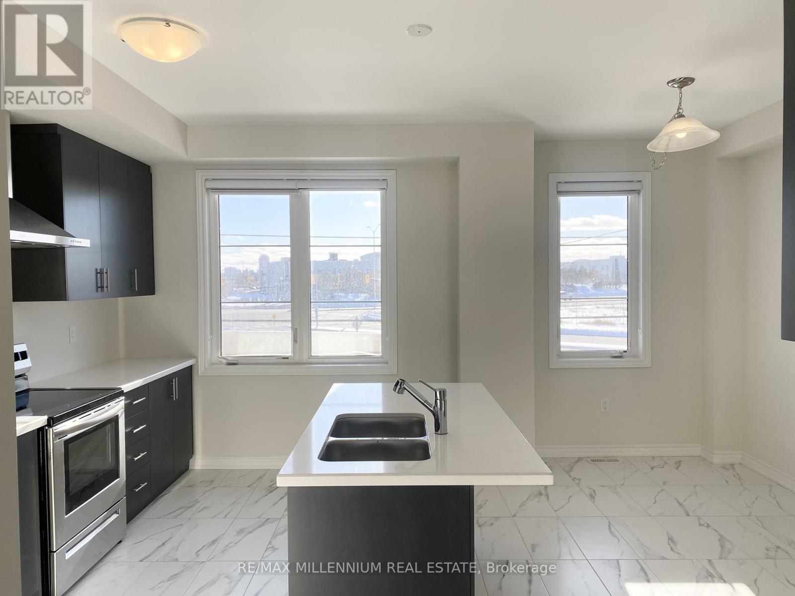 30 Vestry Way, Brampton, ON - Indoor Photo Showing Kitchen With Double Sink