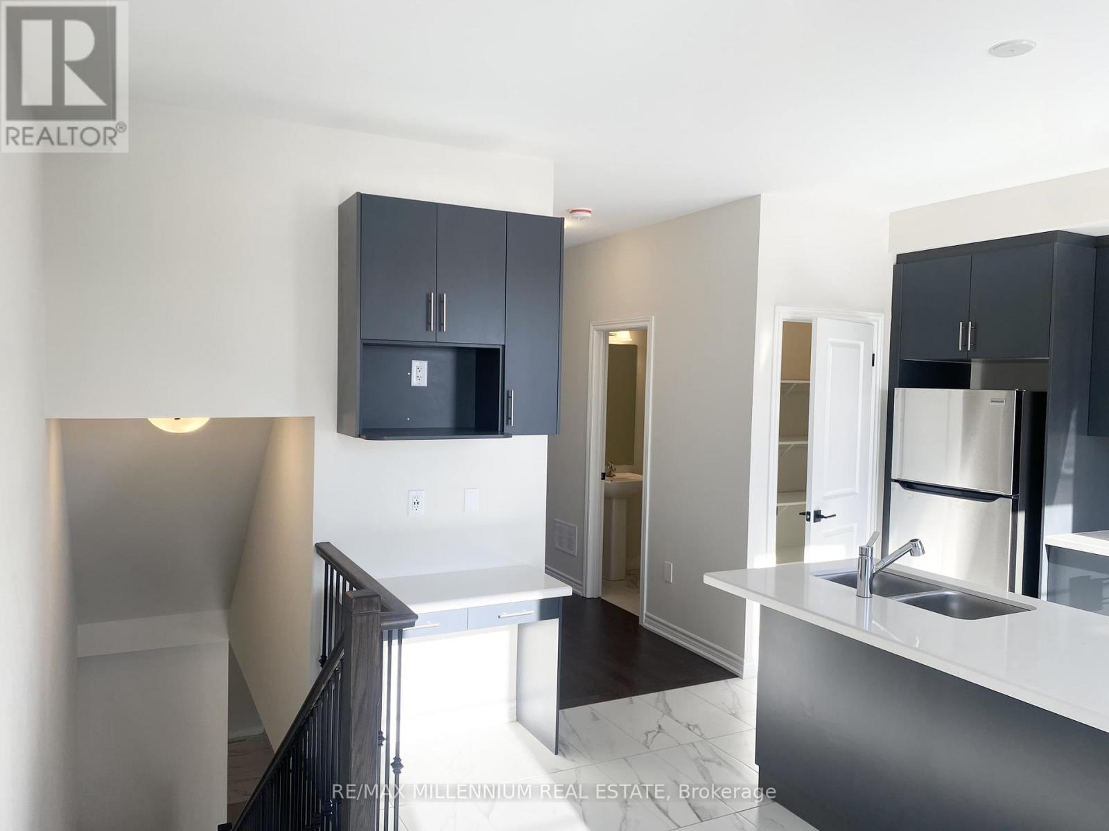 30 Vestry Way, Brampton, ON - Indoor Photo Showing Kitchen With Double Sink