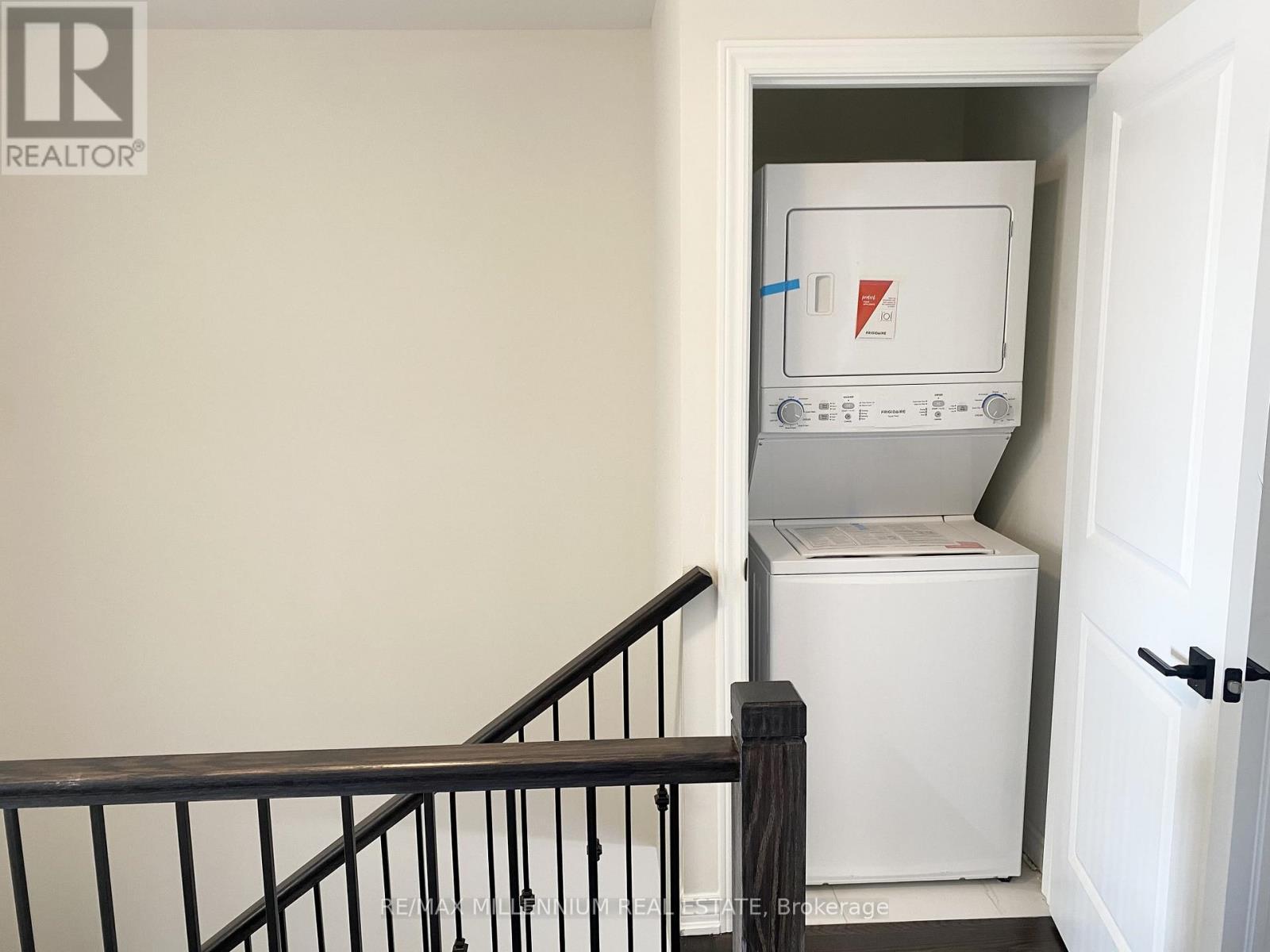 30 Vestry Way, Brampton, ON - Indoor Photo Showing Laundry Room