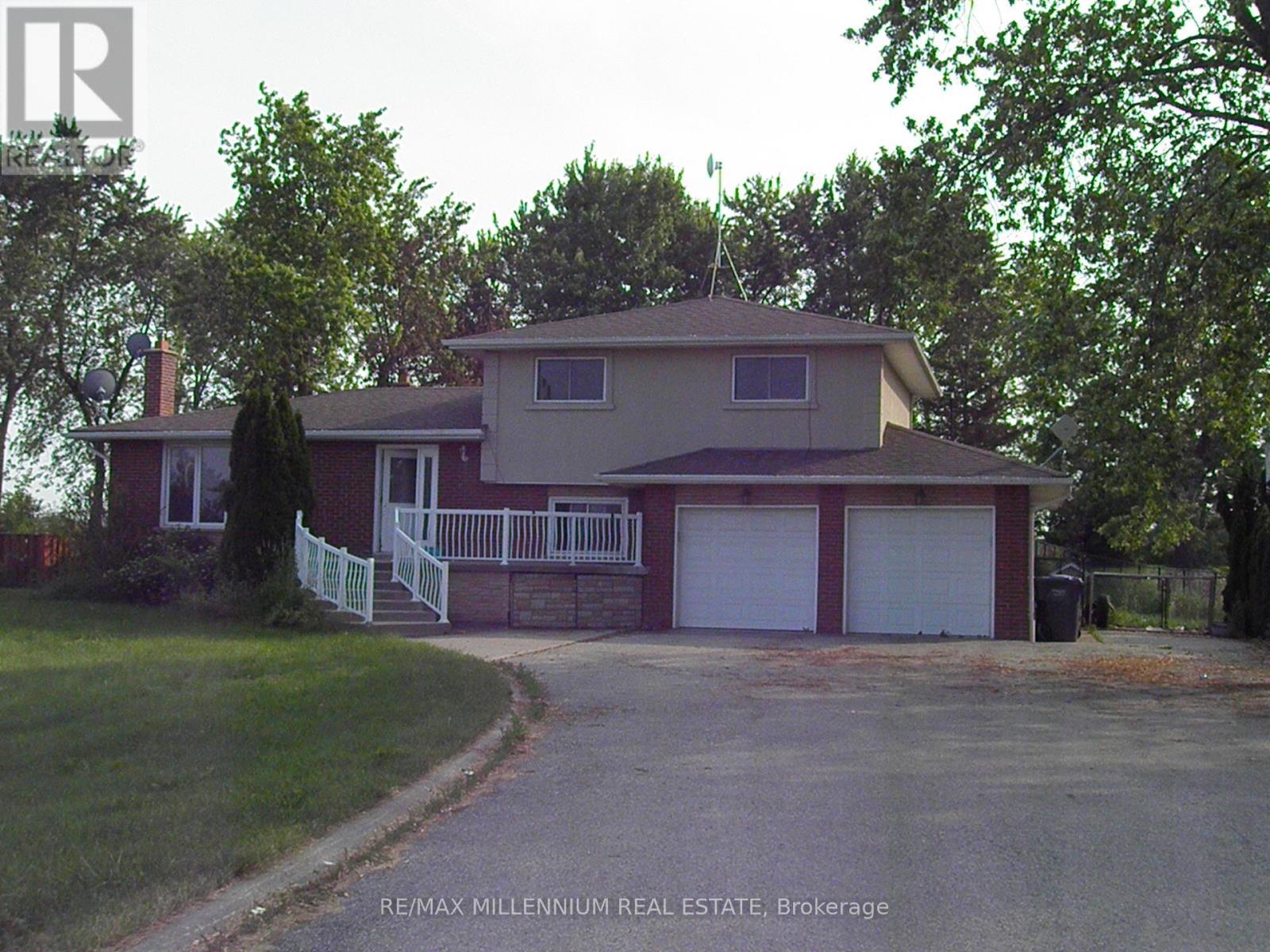 14384 Humber Station Road, Caledon, ON - Outdoor With Facade