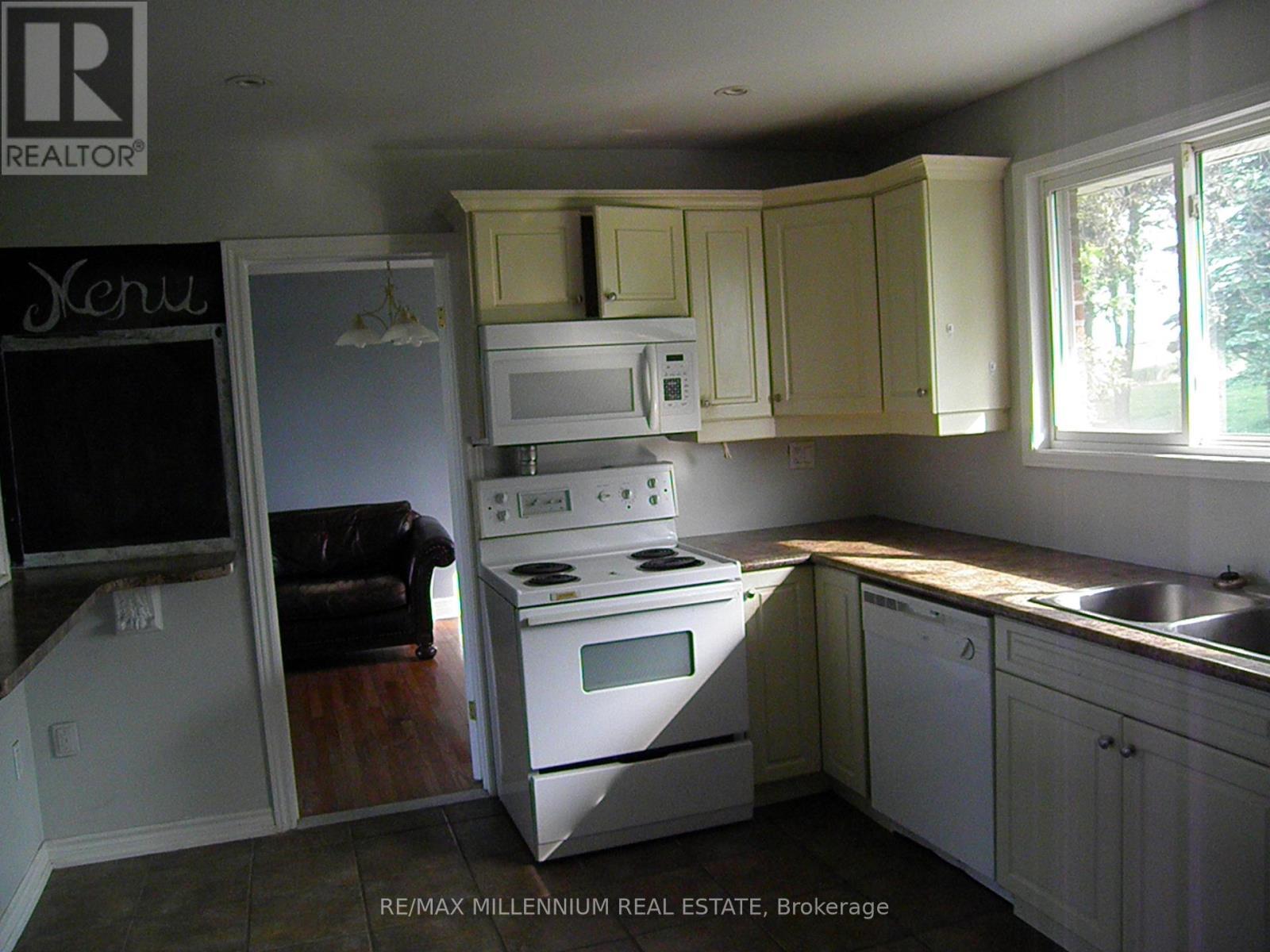 14384 Humber Station Road, Caledon, ON - Indoor Photo Showing Kitchen