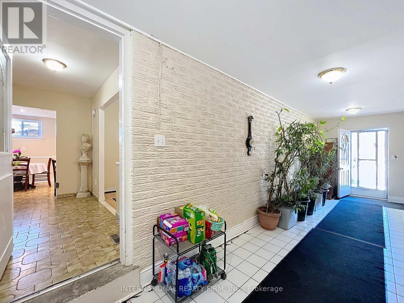 Mud Room - 3602 Dunrankin Drive, Mississauga, ON - Indoor Photo Showing Other Room