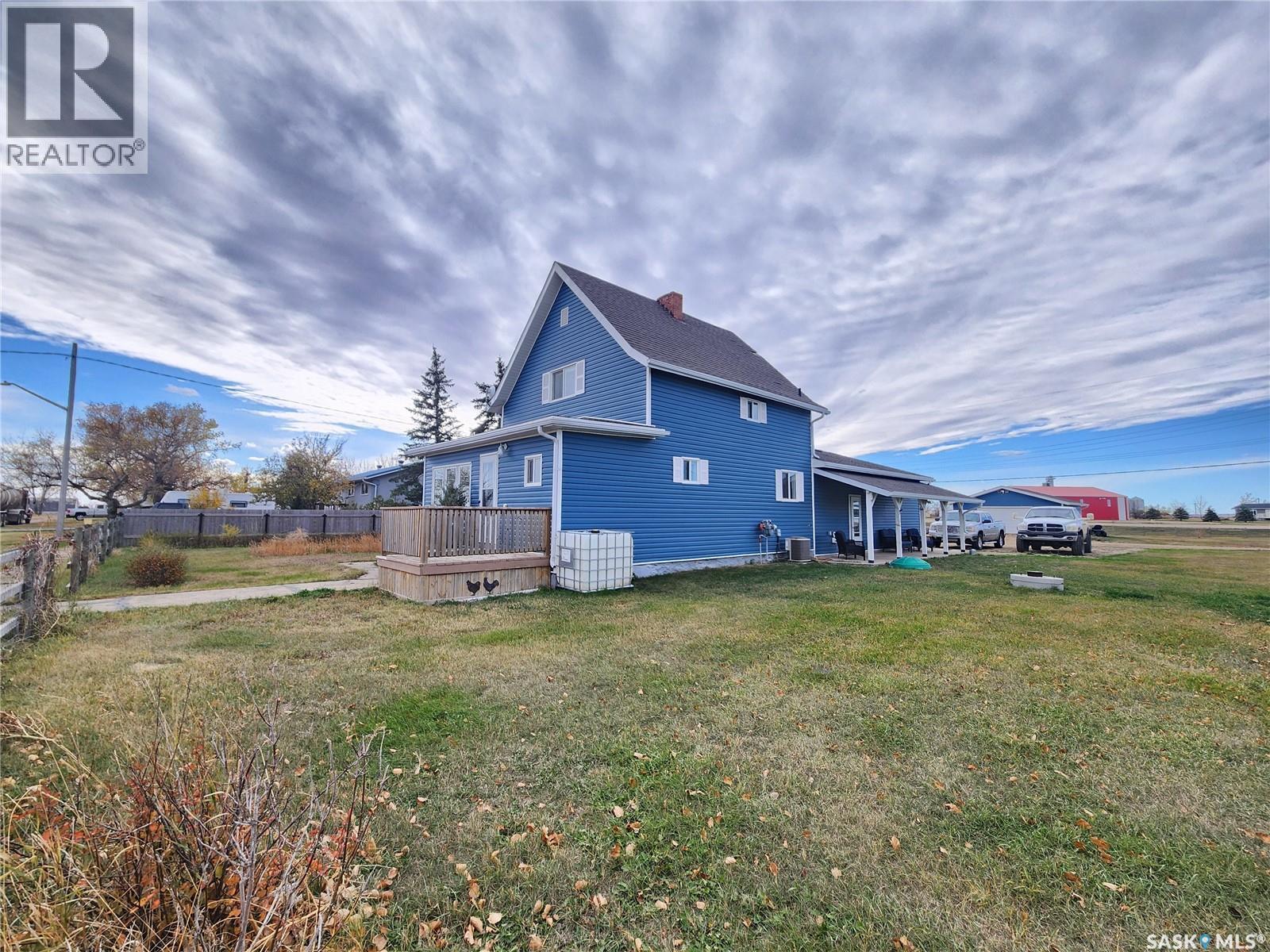 10 Danton Street, Tribune, SK - Outdoor