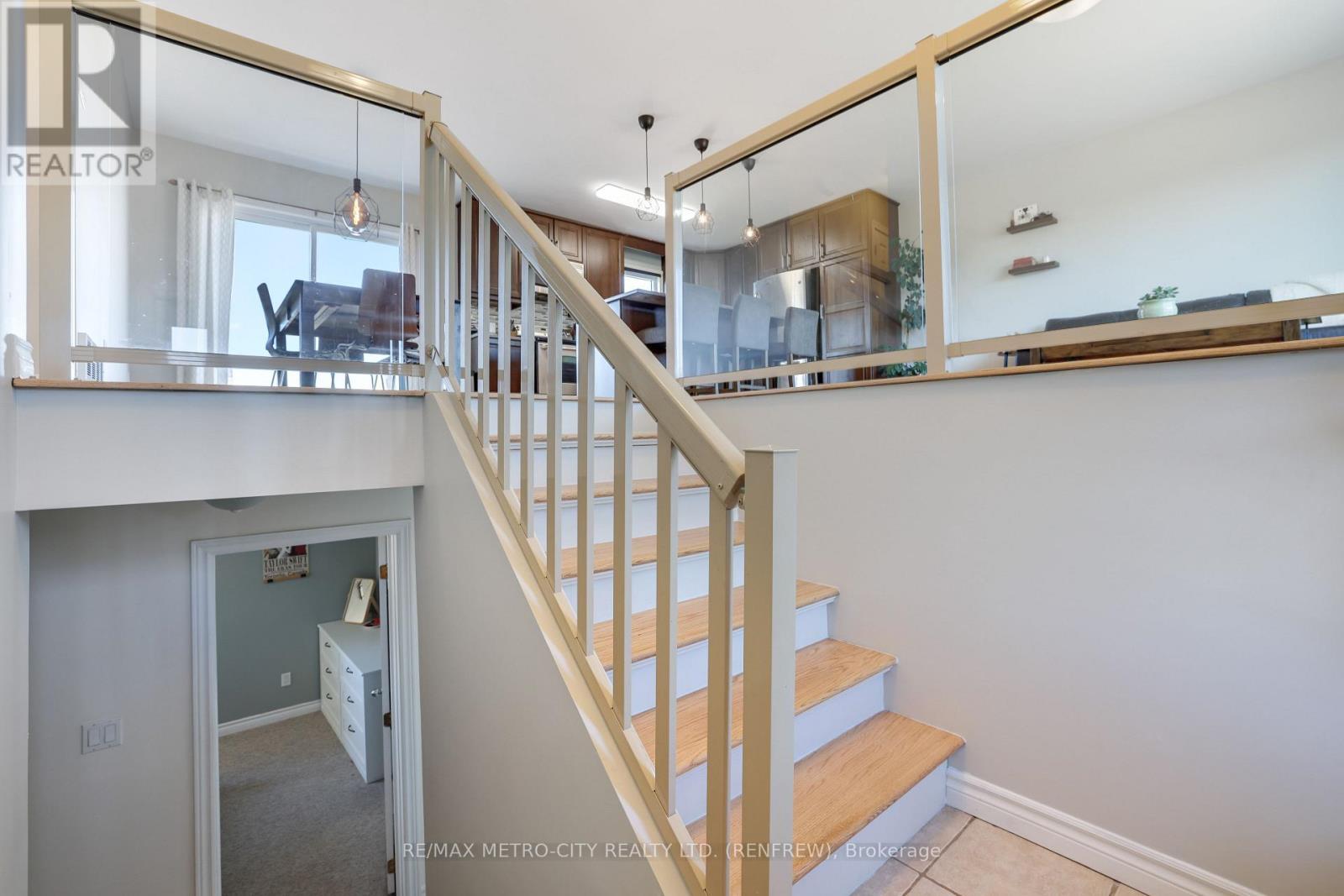 2431 Eady Road, Horton, ON - Indoor Photo Showing Other Room