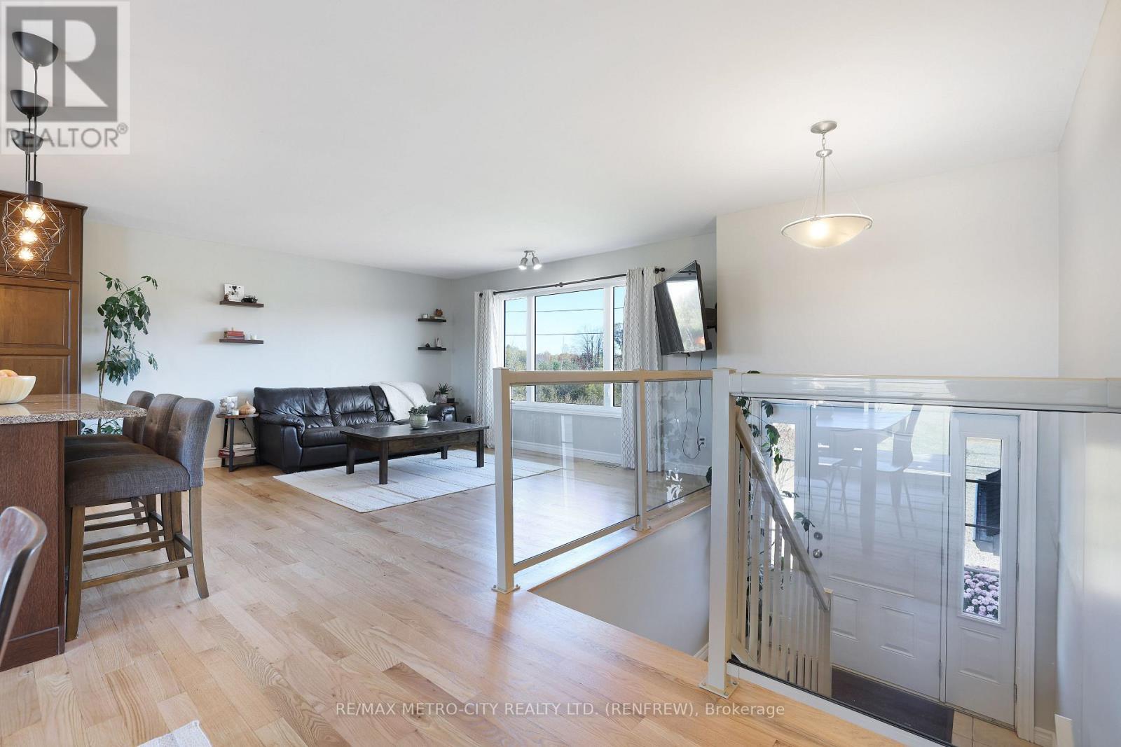 2431 Eady Road, Horton, ON - Indoor