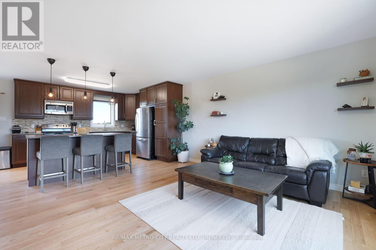 2431 Eady Road, Horton, ON - Indoor