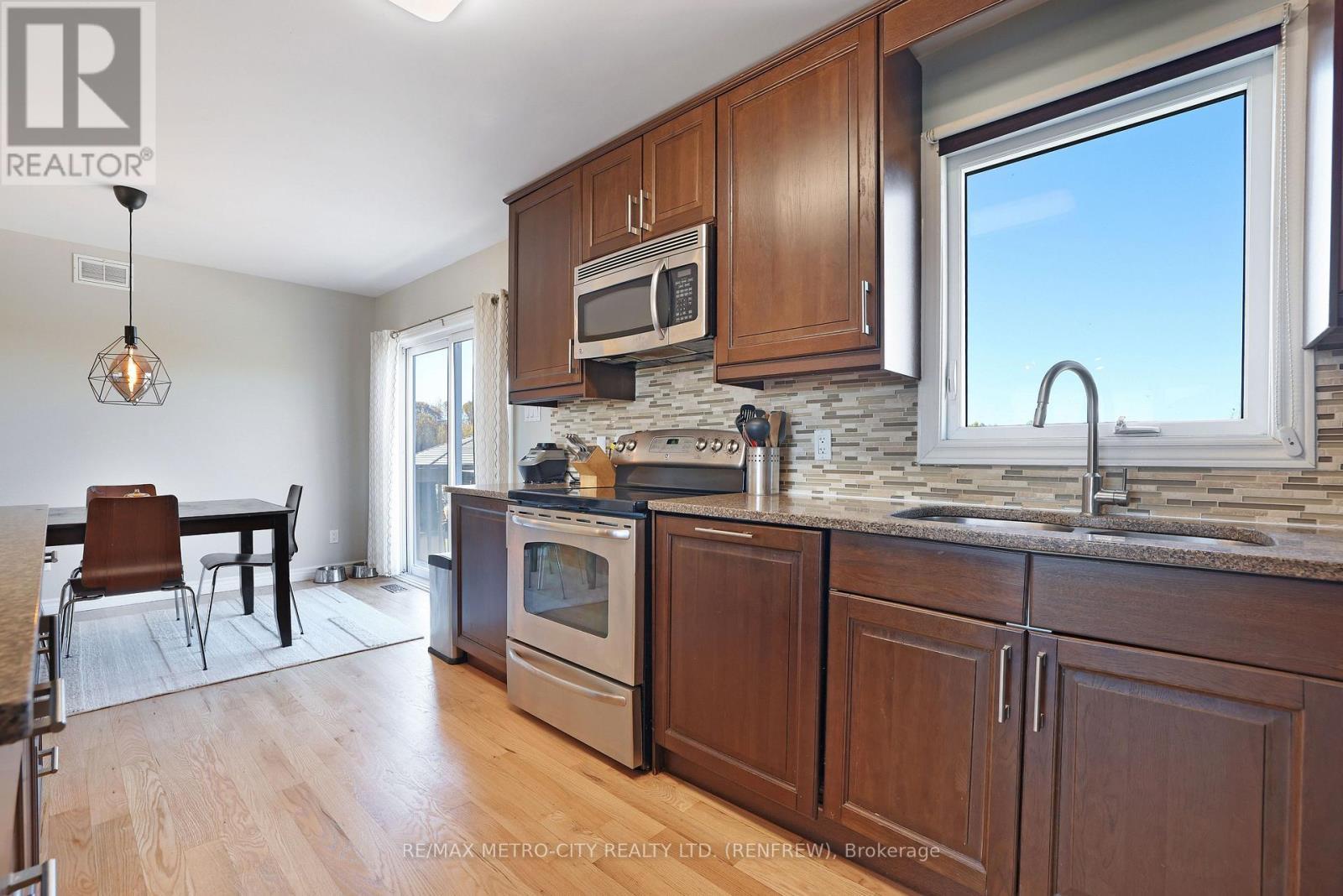 2431 Eady Road, Horton, ON - Indoor Photo Showing Kitchen With Double Sink