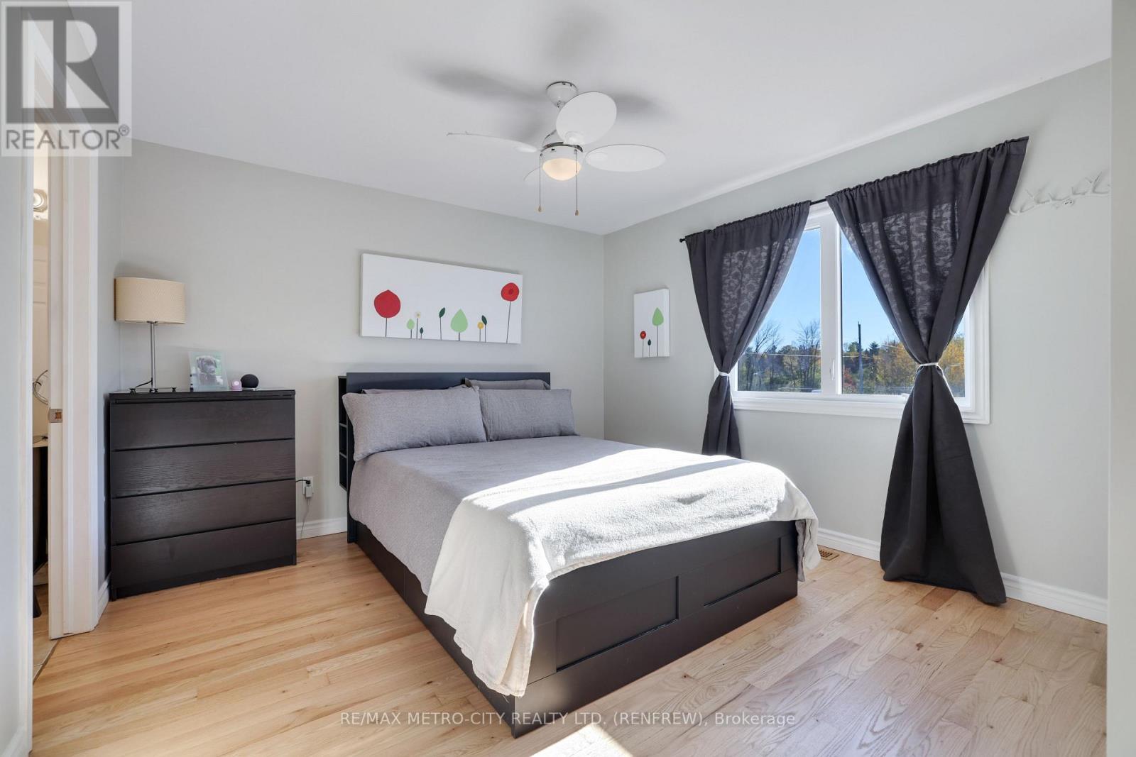 2431 Eady Road, Horton, ON - Indoor Photo Showing Bedroom