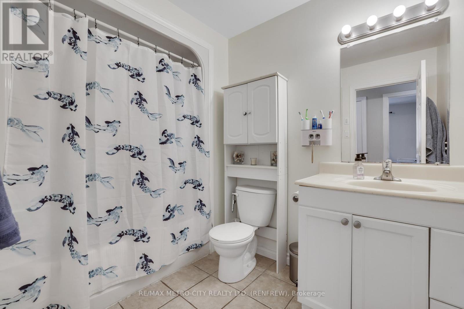 2431 Eady Road, Horton, ON - Indoor Photo Showing Bathroom