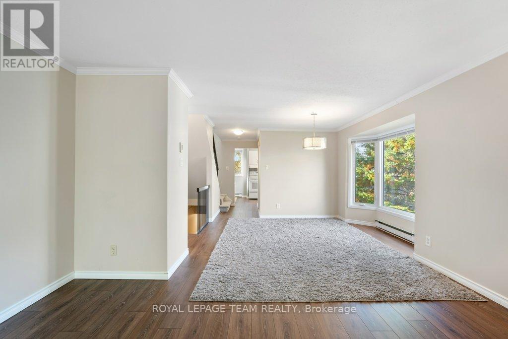 B - 6754 Jeanne D'Arc Boulevard N, Ottawa, ON - Indoor Photo Showing Other Room