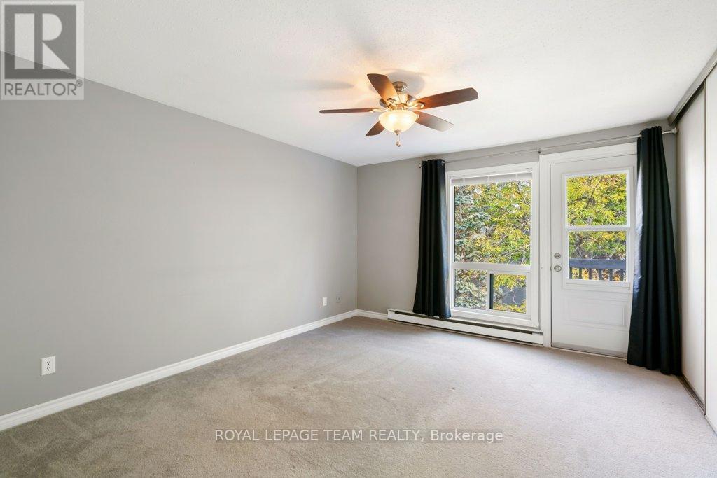 B - 6754 Jeanne D'Arc Boulevard N, Ottawa, ON - Indoor Photo Showing Other Room