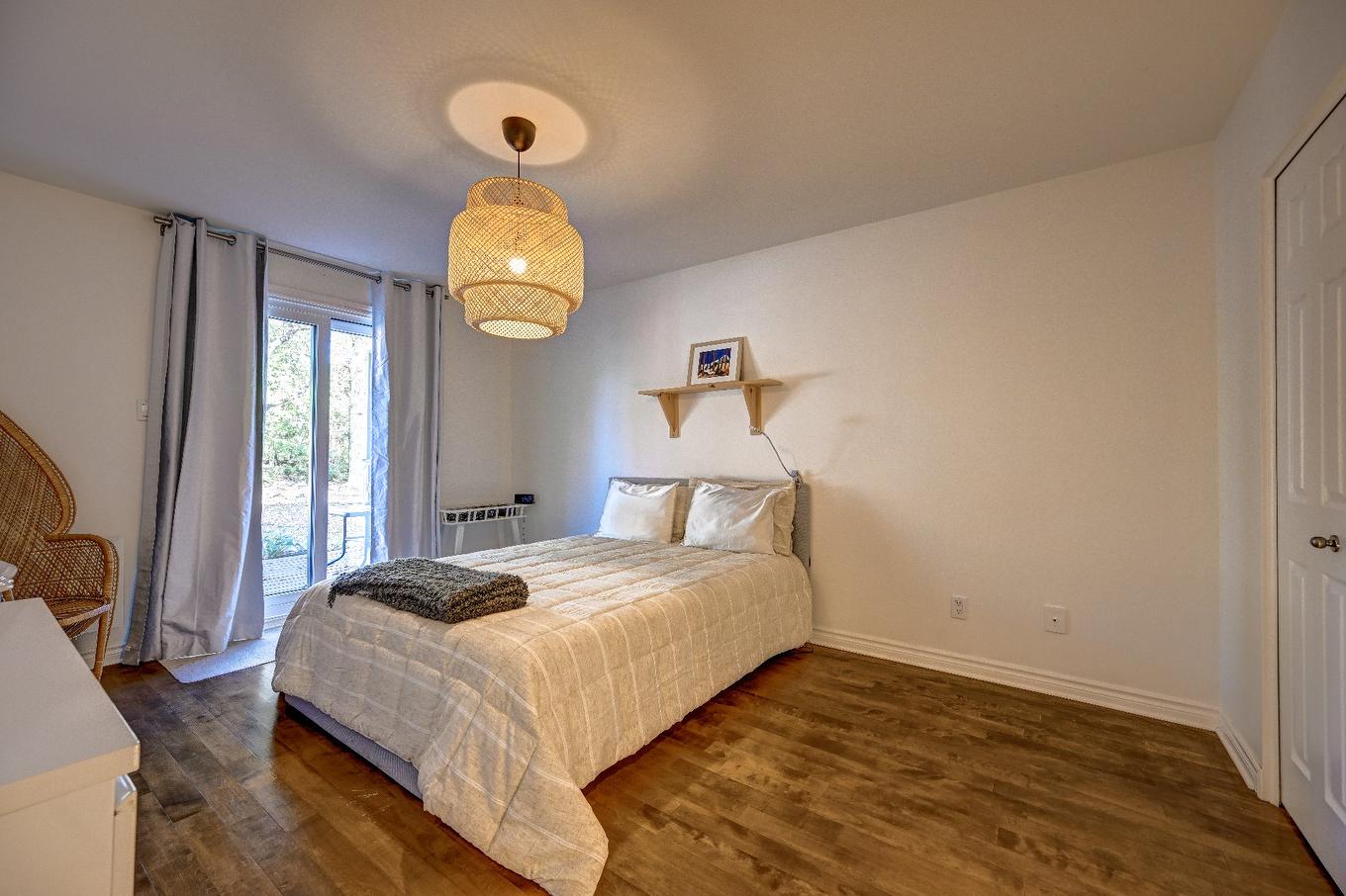 Chambre à coucher principale - A-179 Av. De Navarre, Saint-Lambert, QC - Indoor Photo Showing Bedroom