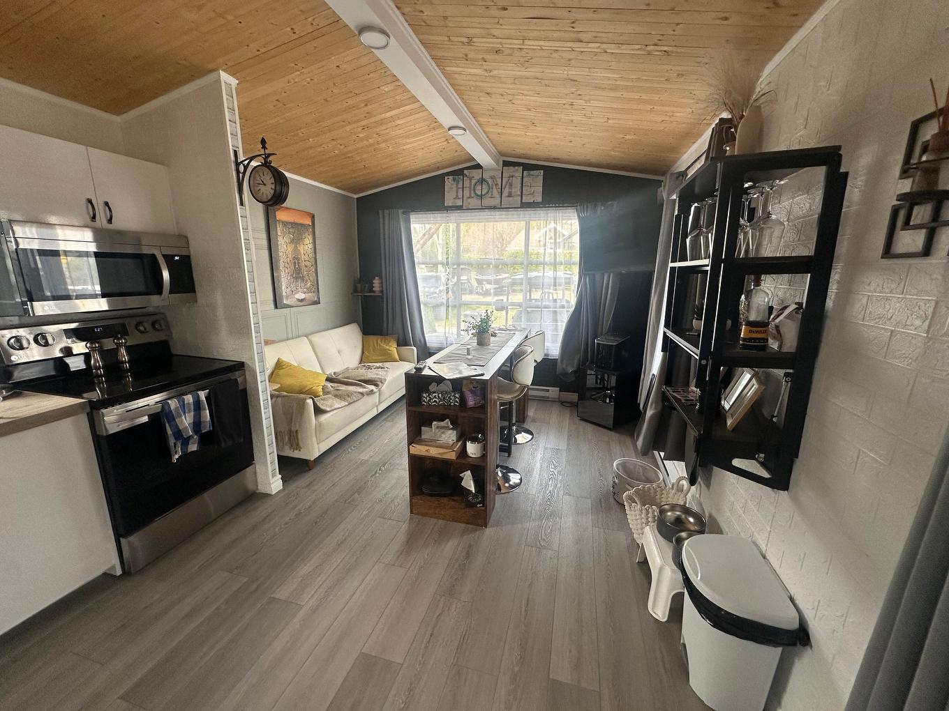 Overall view - 112 Av. De La Rivière, Fossambault-Sur-Le-Lac, QC - Indoor Photo Showing Kitchen